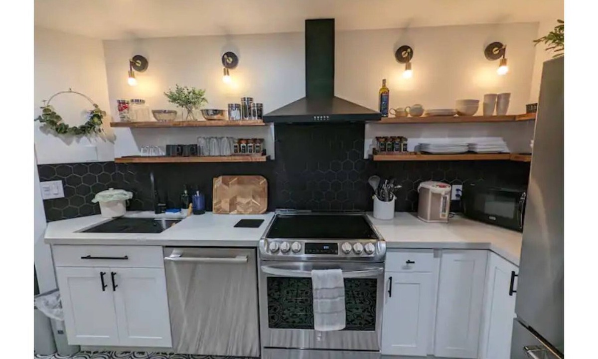 Seattle Metro Area House | Stay in style by Lake WA, park, family friendly