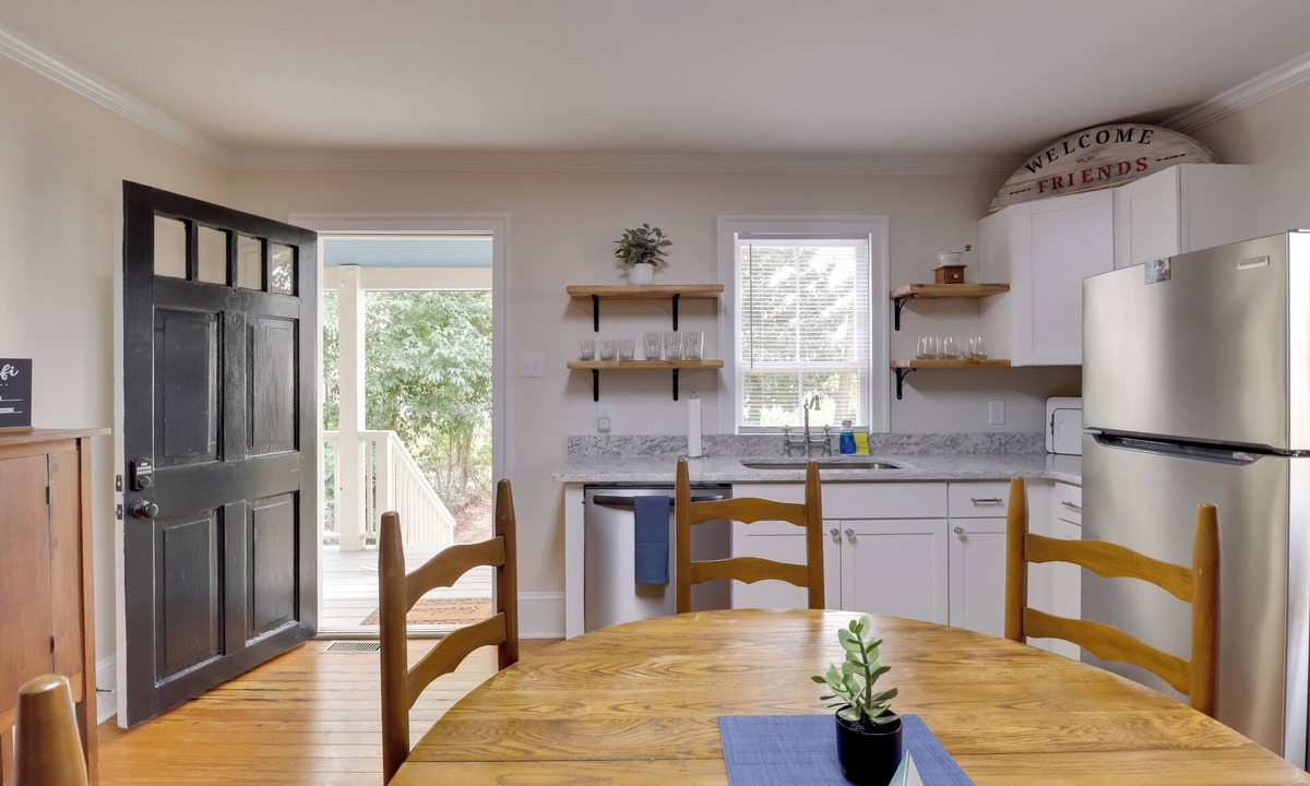 Edenton Cottage | Steps to Downtown! Family Home in Historic Edenton