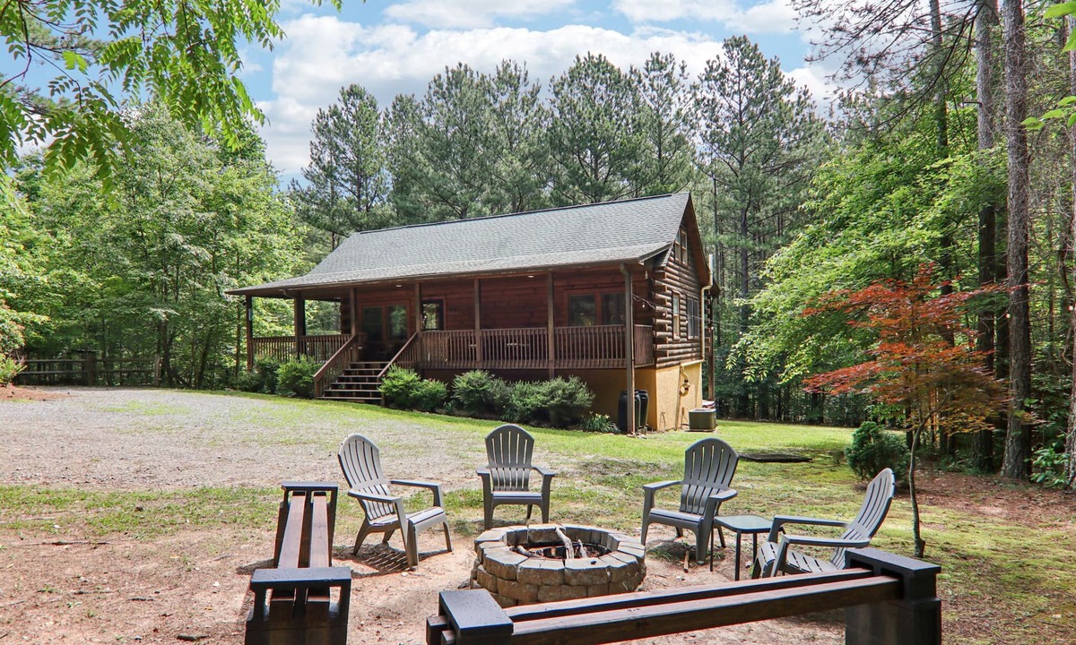Mill Spring Cabin | Stonecrest Hideaway - Nature Meets Comfort