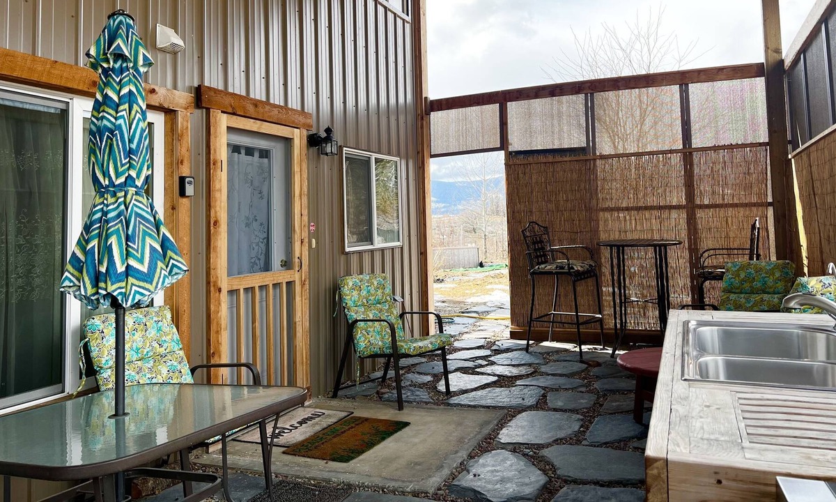 Hot Springs Apartment | Studio apartment stunning views near hot springs!