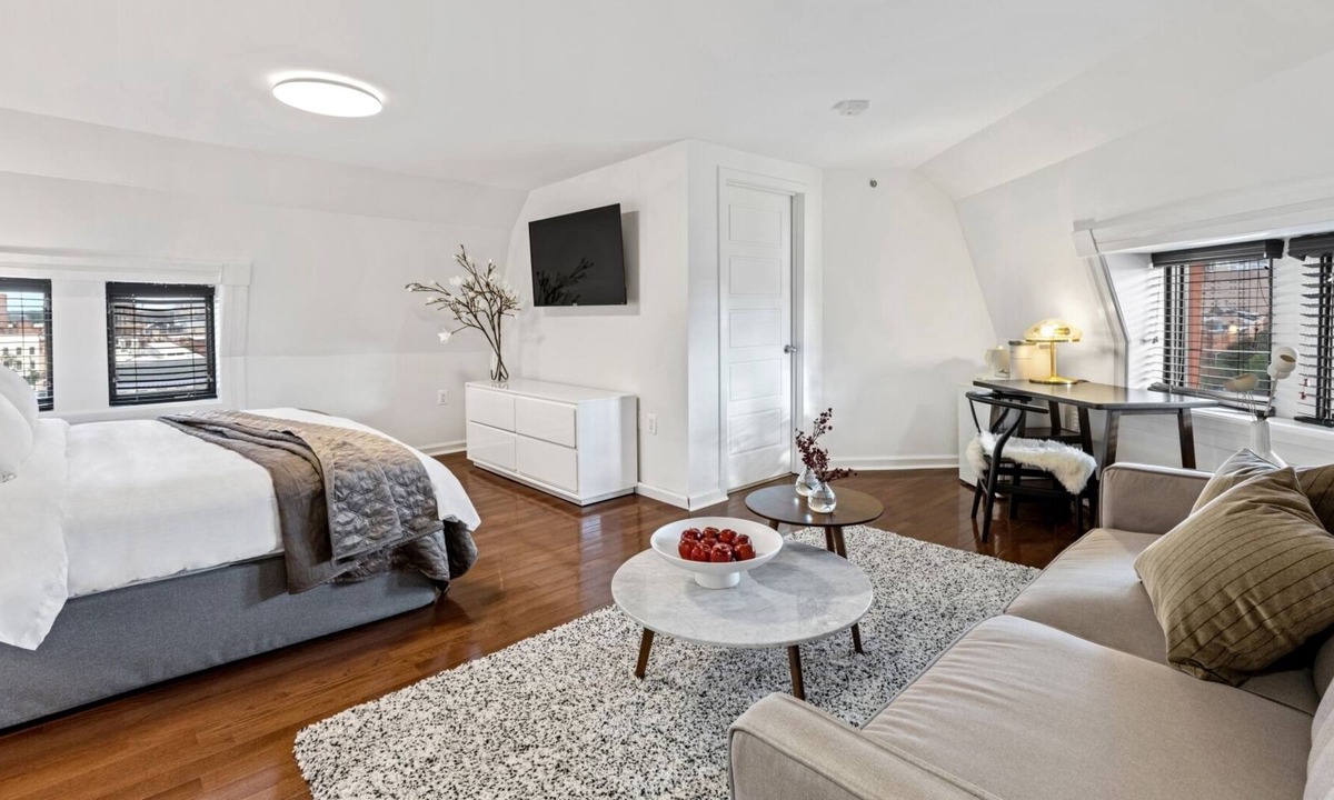 Downtown Baltimore House | Studio in Historic Urban Castle | Brexton Hotel