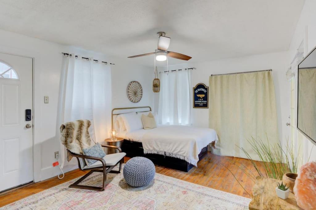 Midtown House | Studio Oasis Private Patio Super Walkable Midtown