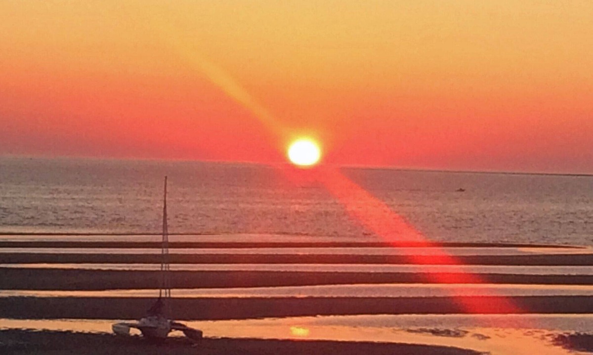 North Eastham House | Stunning beachfront home on Cape Cod Bay-Fab Views - sleeps 10 One Week Minimum