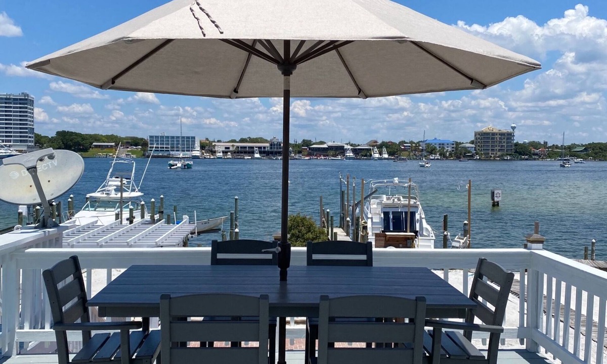 Holiday Isle House | Stunning views of Destin harbor, PRIVATE BOAT SLIP, walk to beach. Crab Island!