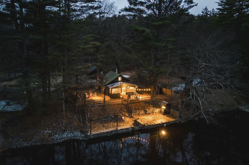Corinth Cabin | Stunning Waterfront Cabin with Private Dock Near Saratoga & Lake George | Corinth, New York