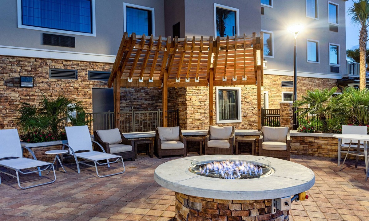 Hollywood Apartment | Stylish 1BR Suite Near FLL | Pool + Breakfast