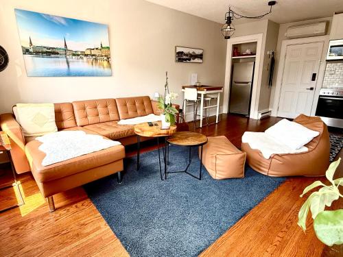 Perth Apartment | Stylish Heritage Gem facing Stewart Park and Town Hall