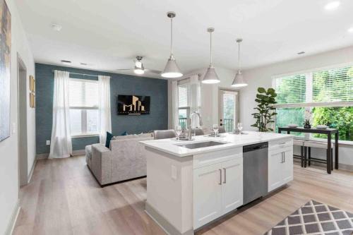 East Raleigh Apartment | Stylish Living 5 Min From Downtown