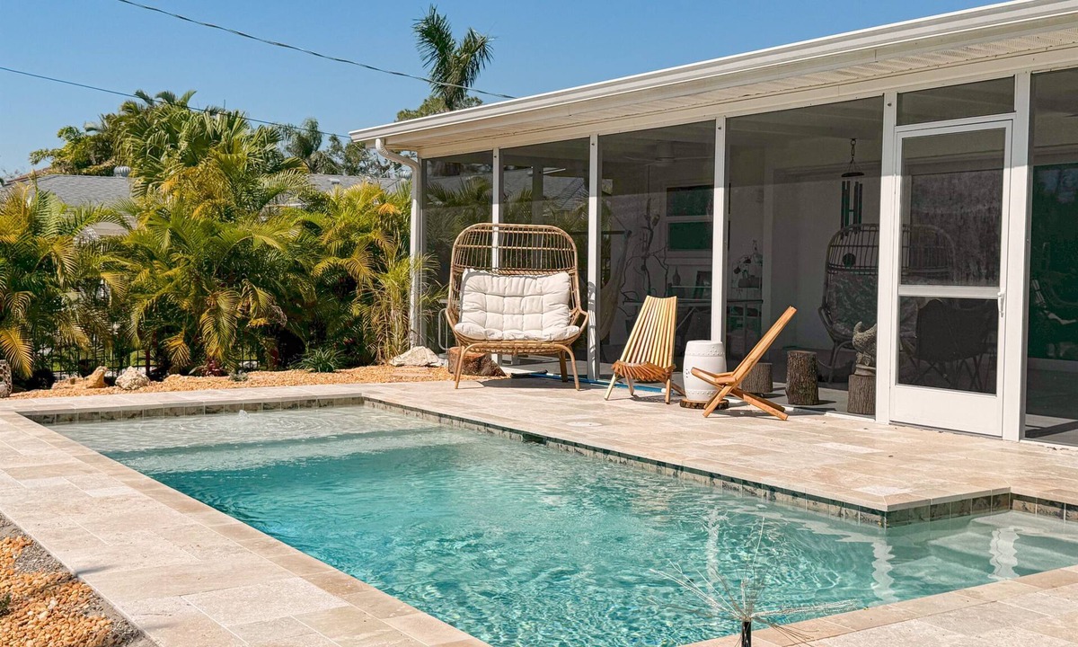 Indian Beach Sapphire Shores Villa | Stylish Pool Villa 3BR/2BA with outdoor bathtub