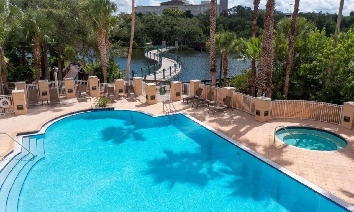 St. Petersburg Hotel | Stylish Waterfront Escape near Beaches | Outdoor Pool & Spa | 2 Units