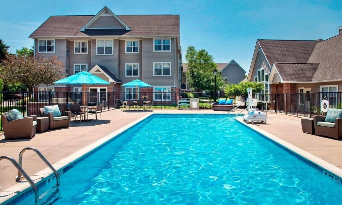 Bethlehem Hotel | Suite w/Complimentary Breakfast! | Coca-Cola Park - 2.4 miles away!