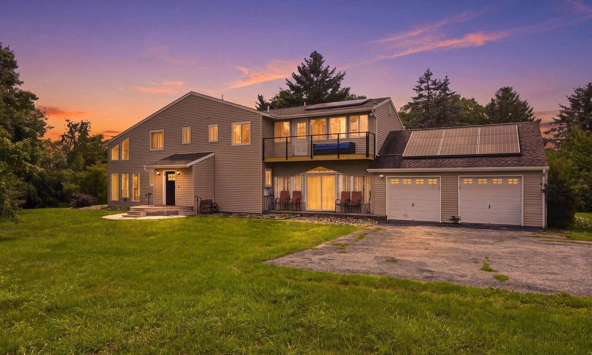 Poughkeepsie House | Summit Sanctuary: EV Ready Mountain Views