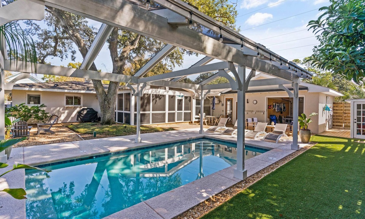 East Beach House | Sun-Soaked Luxury: Quintessential Single-Level Beach Cottage With Private Pool!