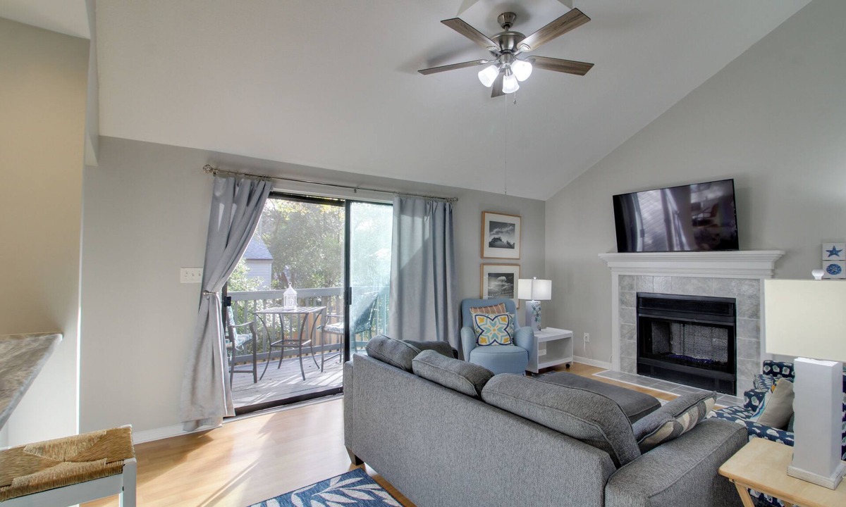 Fort Walton Beach Apartment | Sun, Surf & Sand in Fort Walton Beach! Cozy Condo