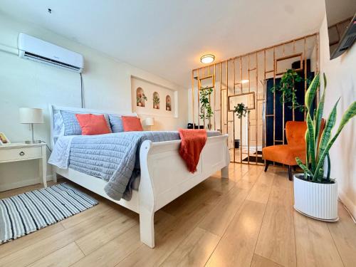 Orlando Apartment | Sunny Baldwin Park Studio Walk to Cafés & Downtown Orlando