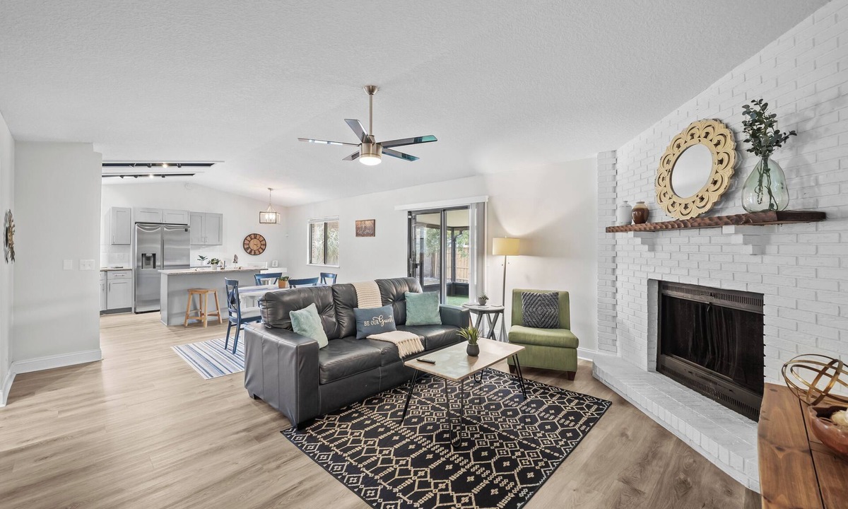 East Arlington House | Sunny Jacksonville~Spacious Home~Grill & Screened Lanai~Mayo & Beach