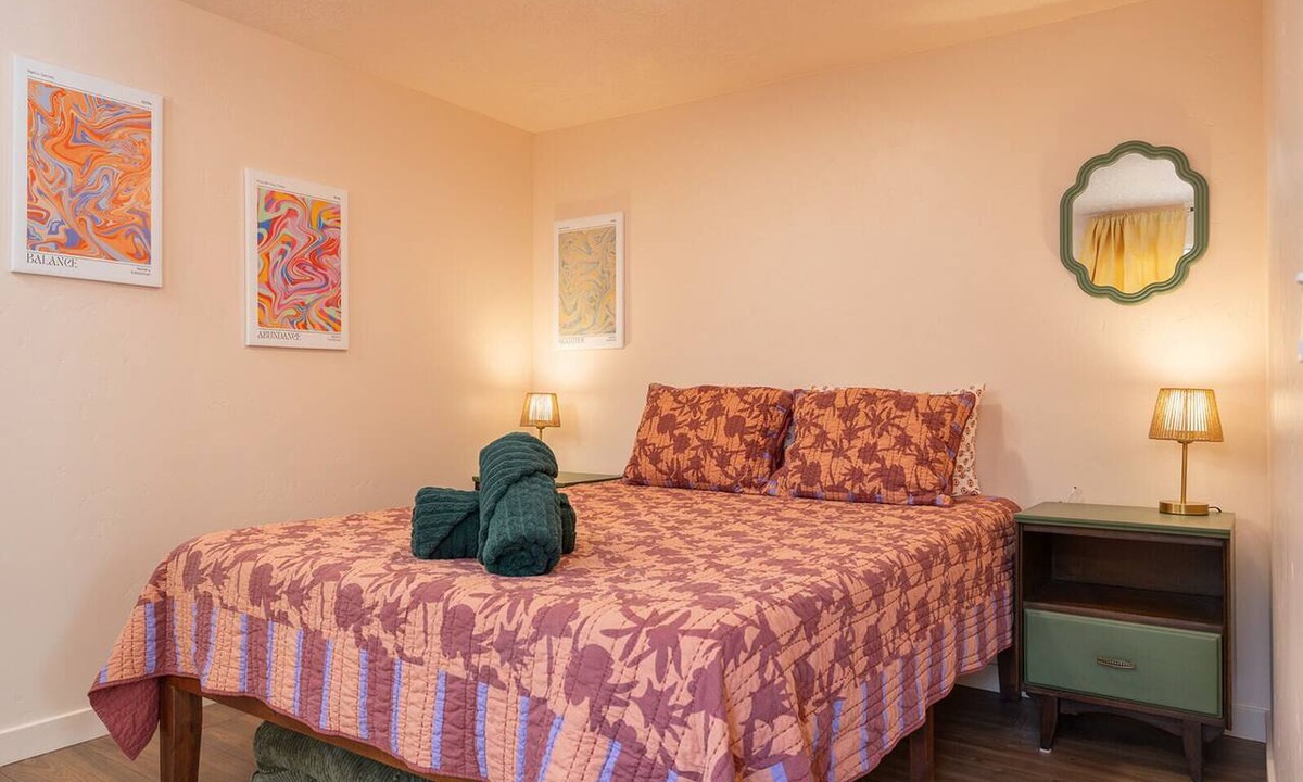 Southeast Boise Apartment | Sunnyside Alley Studio - HotTub, Bikes, Fire Pit, Downtown
