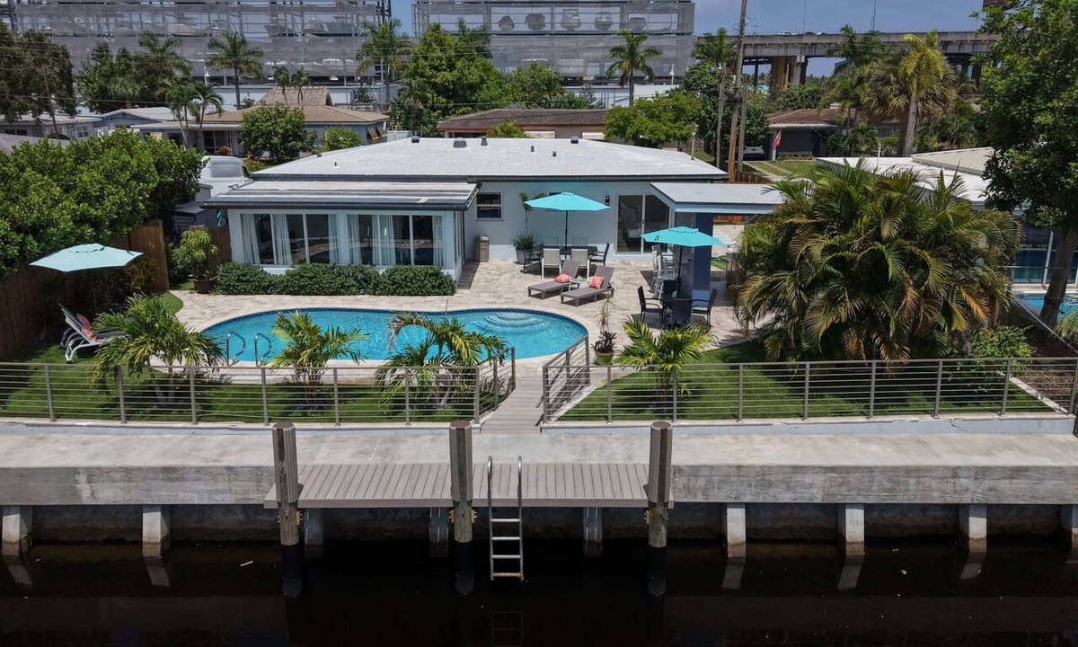 Fort Lauderdale House | Sunseeker Place — Vacation Rental Near the Airport with Easy Ocean Access ☀️🌴