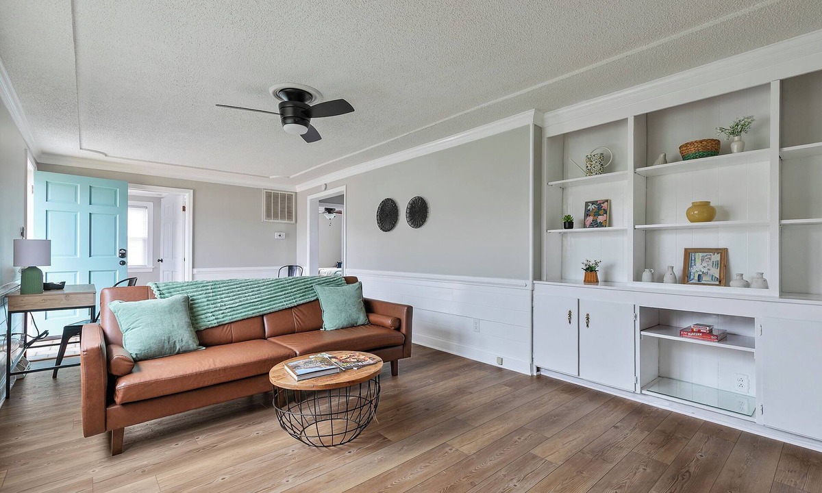 Hopewell House | Sunset Circle Retreat - 3BR Home with 2 Car Garage