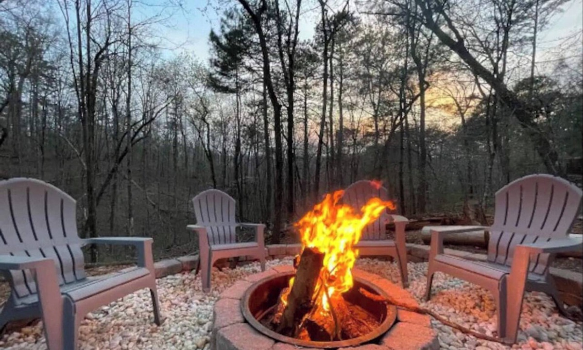 Ellijay Cabin | Sunset View Cabin - Private Hot Tub - Pet Friendly - Fire Pit - Resort Amenities