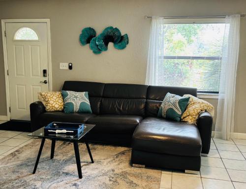 Cooper City House | Sunshine Acre 2B 2B King Master Suite, BIG Yard