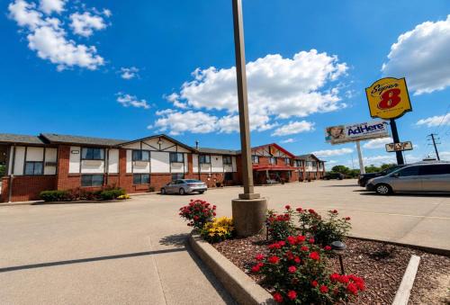 Warrenton Hotel | Super 8 by Wyndham Warrenton