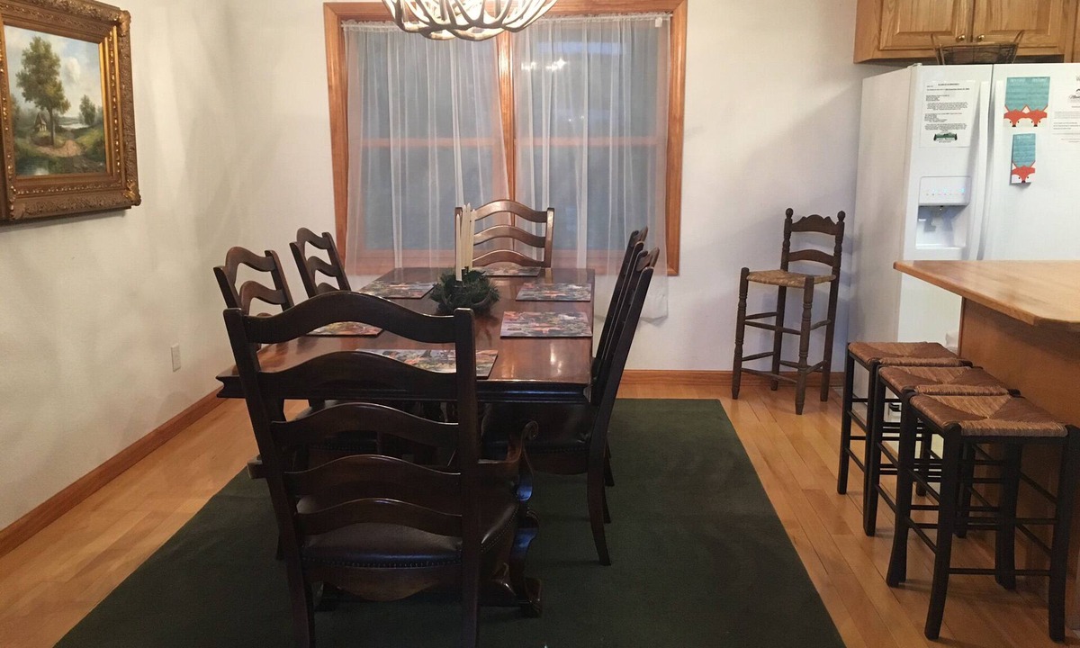 Murphy Cabin | Super pricing! FUN GETAWAY! GREAT VIEWS, & LOCATION! 4bds/3baths