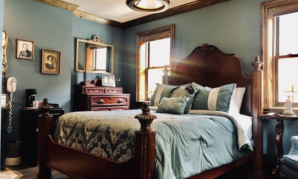 Over-the-Rhine Hotel | Symphony Hotel & Restaurant