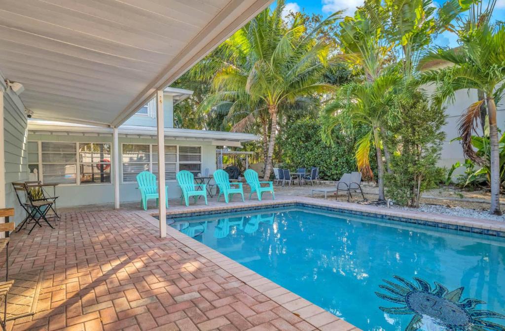 Coral Brook Apartment | Take It Easy - Studio Pool Waterfront