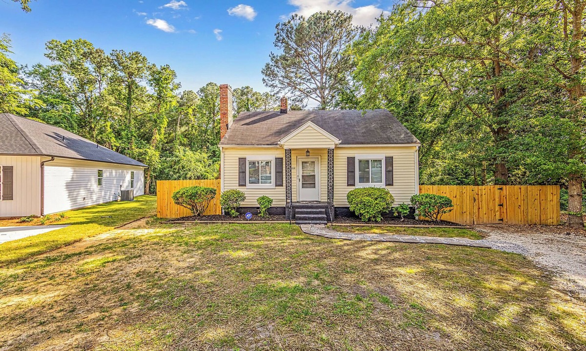 Terry Sanford Cottage | The 239: Windsor Modern 2BR Bragg VA FSU Cape Fear Valley