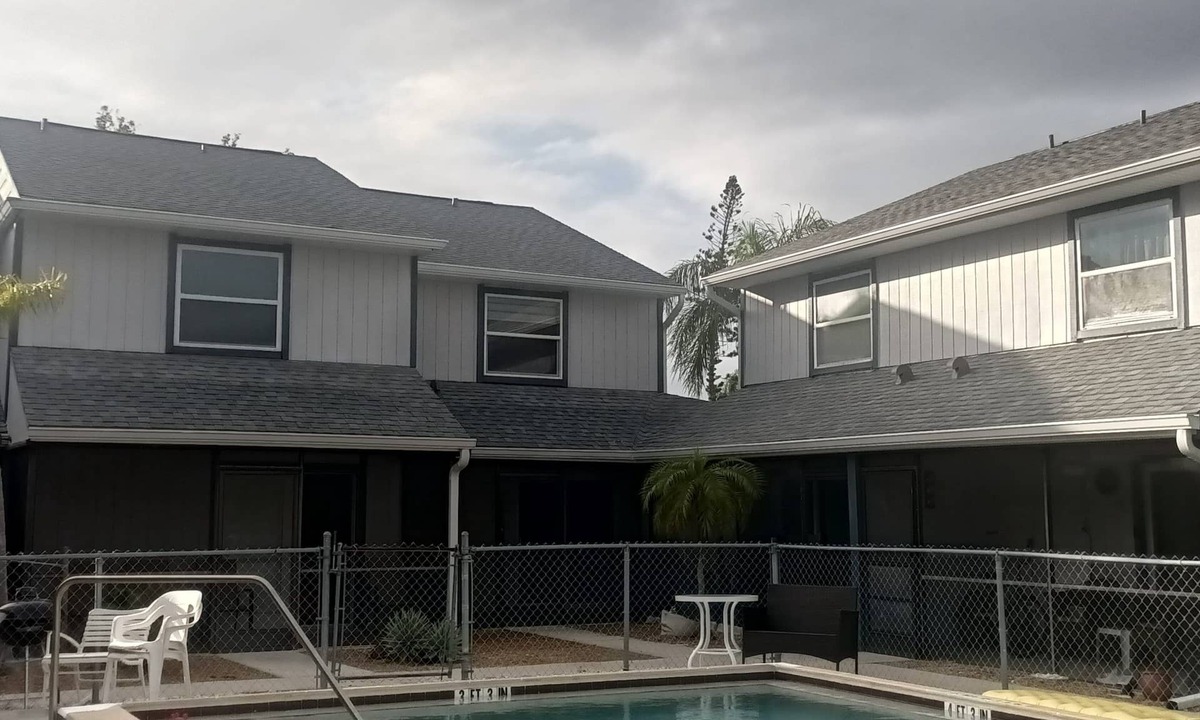 Truckland House | The Beach by swflorida-villas, cozy2-bedroom town house in Fort Myers with pool