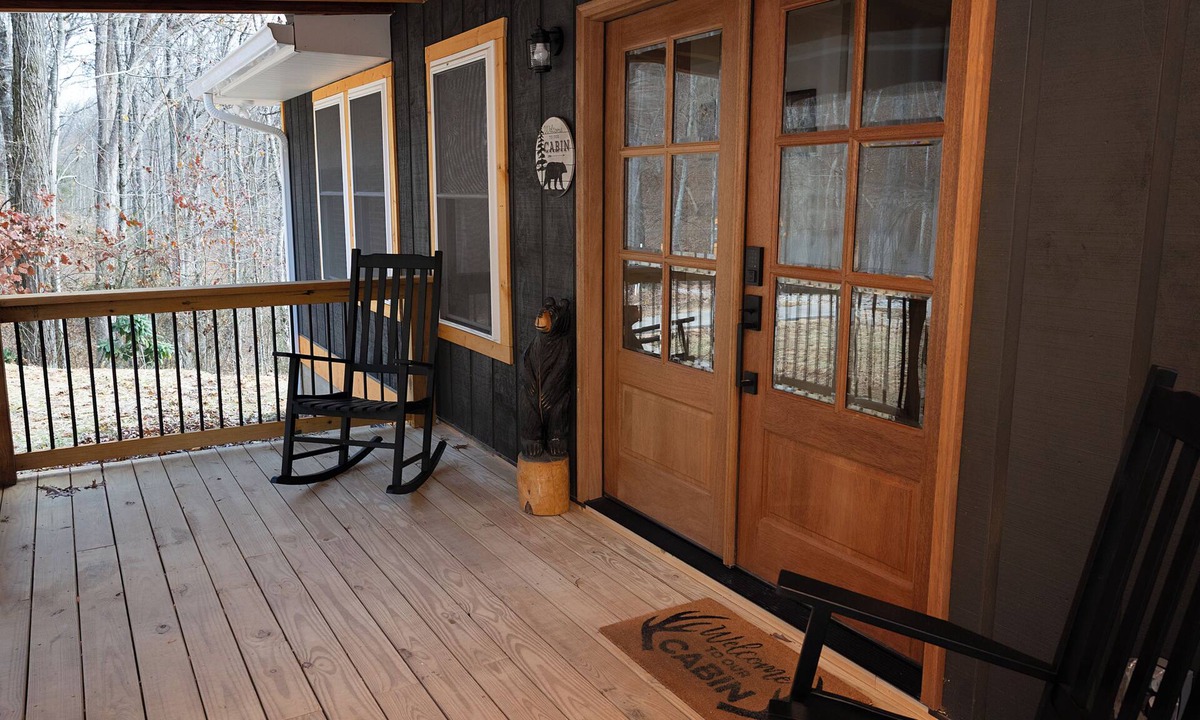 Stecoah House | The Bears Den, cozy 2 bedroom newly built home in the mountains.