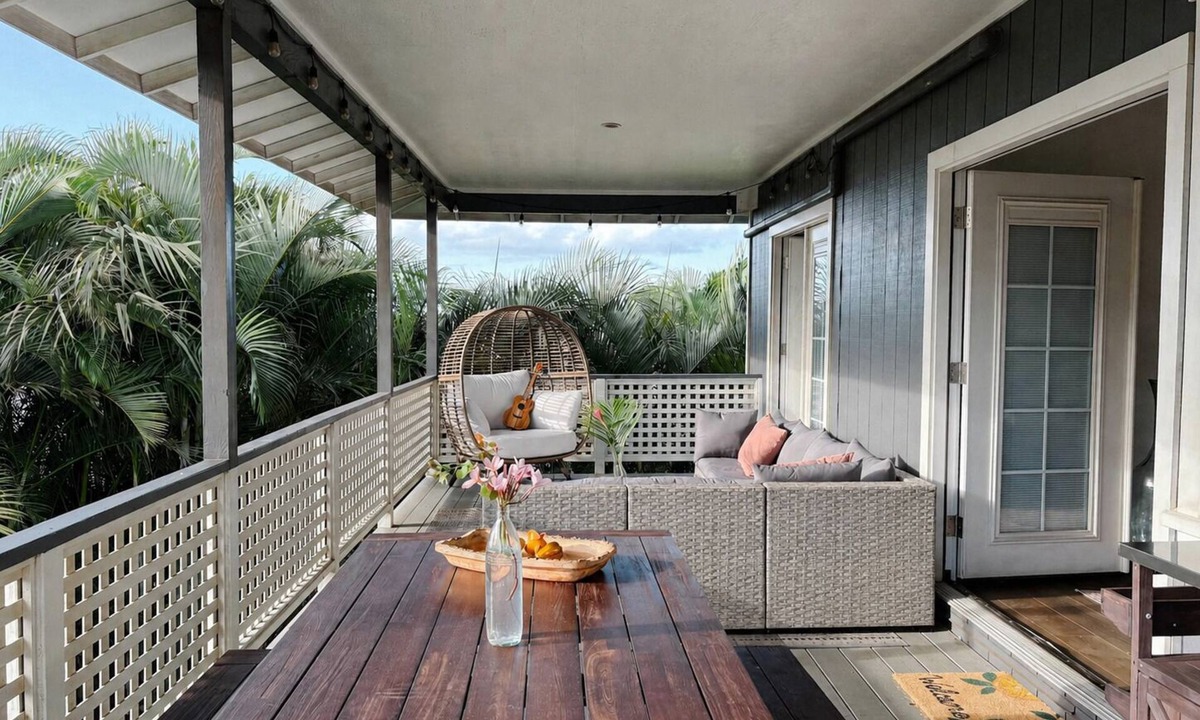 Wailuku House | The Blue Door on Church Street | Entire Home