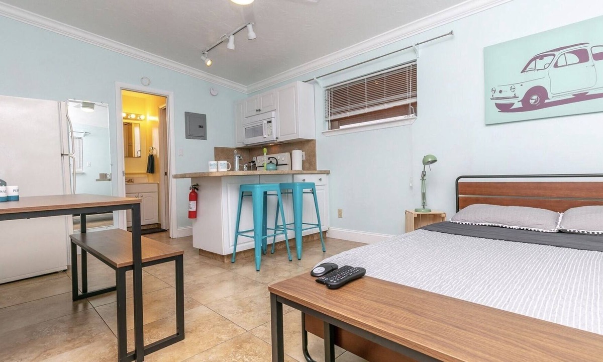 Croissant Park Apartment | The cottage is ideal for businesses, cruise layovers, crew-housing + vacationers