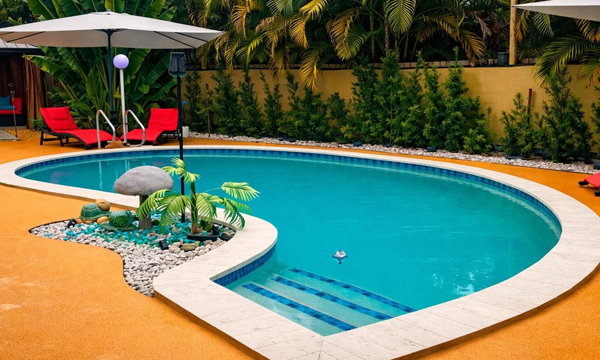 Wilton Manors House | The Gold Room · Garden of Manors · Guesthouse·FL