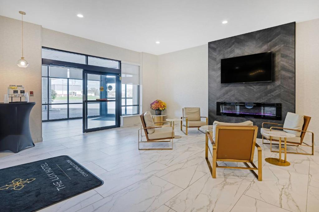 Waterloo Hotel | The Lux Hotel & Conference Center, an Ascend Collection Hotel