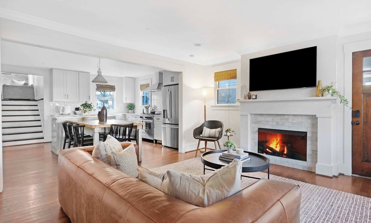 South Nashville House | The Magnolia House - Walk to WeHo + Mins to DT!