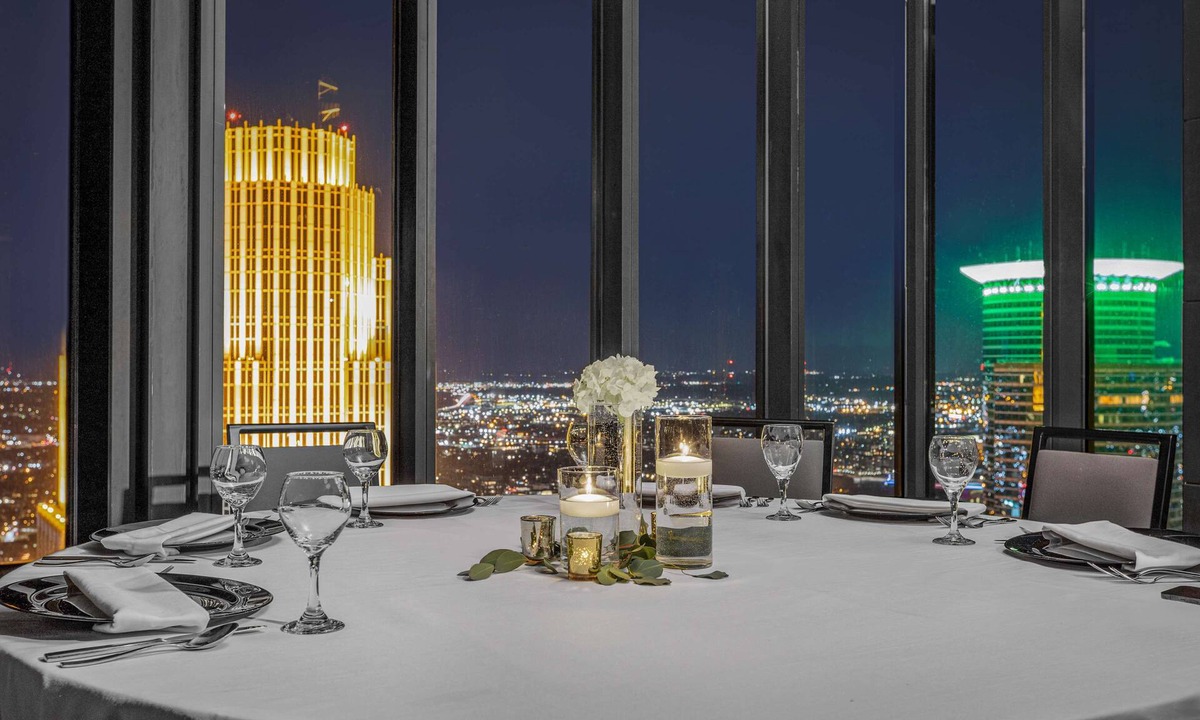 Downtown West Hotel | The Marquette Hotel, Curio Collection by Hilton