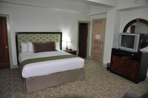 Tyrone Hotel | The Murray Hotel
