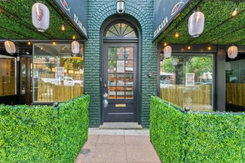 Old City House | The Nama Retreat 201 - Renovated Downtown Loft near Gay St | Walk Everywhere