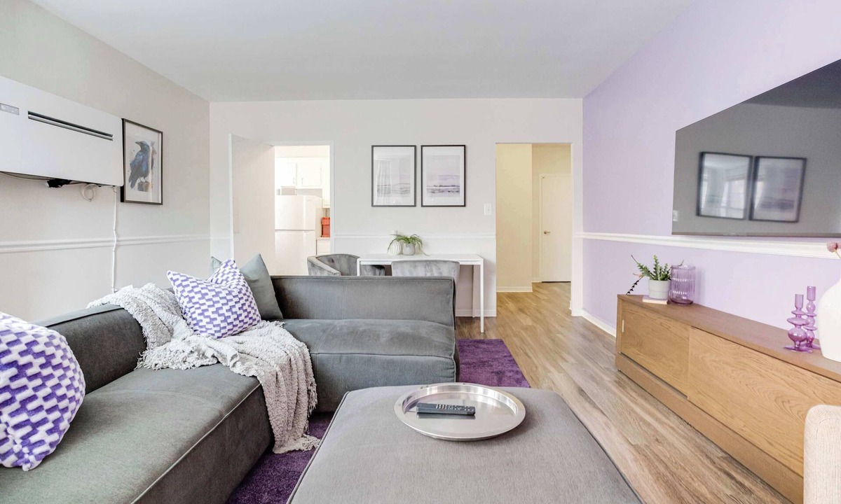 Downtown Baltimore Apartment | The Nevermore Corner Apartment
