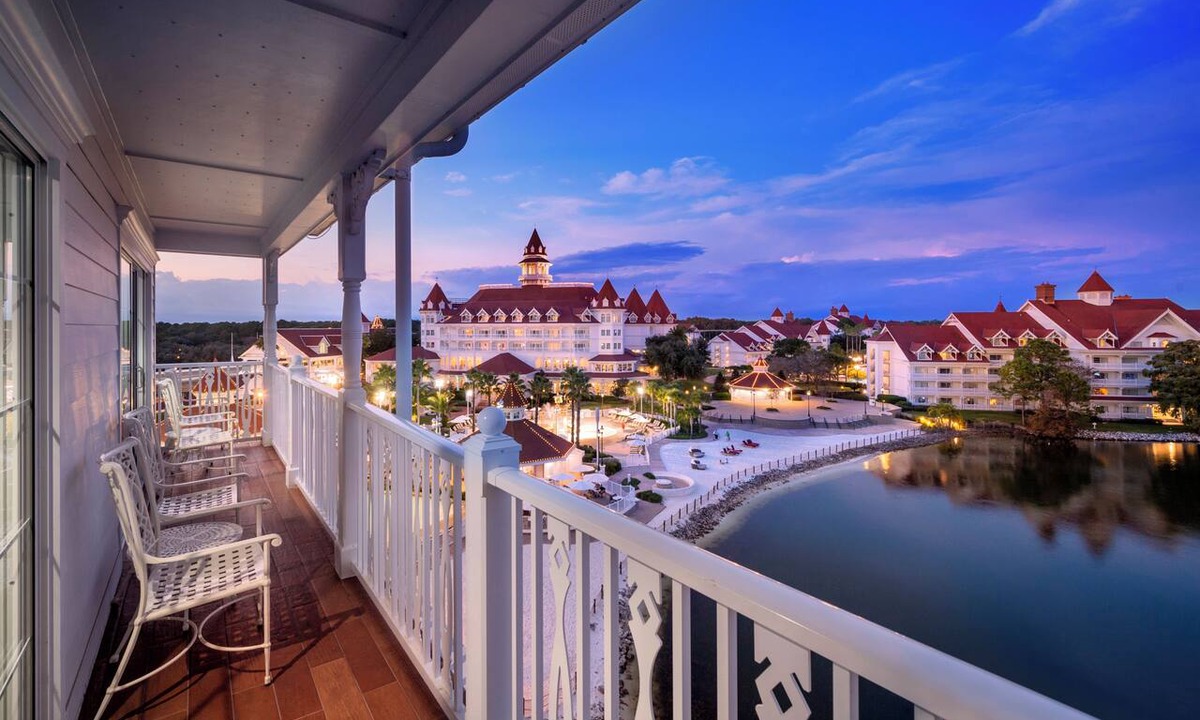 Bay Lake Hotel | The Villas At Disney's Grand Floridian Resort & Spa