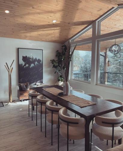 L'Amable Villa | The Wolfs Den