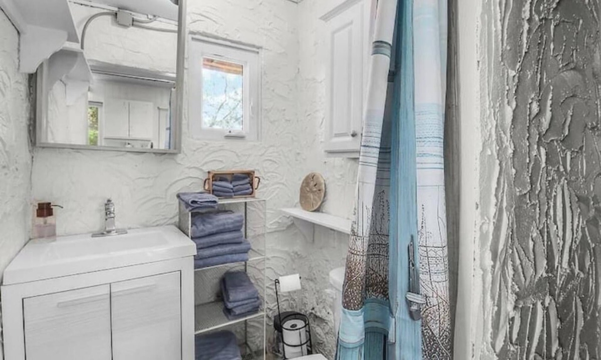 Townsend House | Tiny Home, Majestic View & Hobby Farm Free Kayaks
