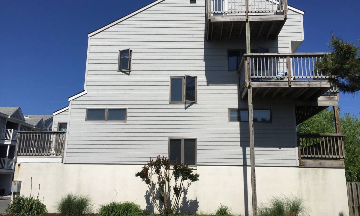 Dewey Beach House | Top Rated Dewey Beach Townhome Walk to Beach Bay Views Sleeps 10 Pet Friendly