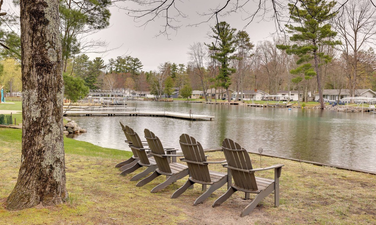 Rapid City Cabin | Torch River Cabin Retreat: Relax on the Water!