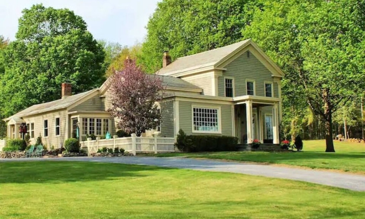 Saratoga Springs House | Town & Country Getaway: Pool Gardens Views 6 Acres