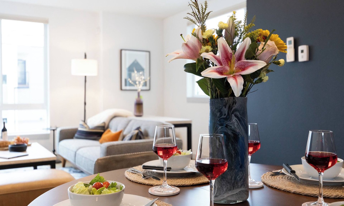 West Seattle House | Townhome w/Rooftop Deck-AC-15 min Dwntwn-Walk 2 Restaurants/Bars.