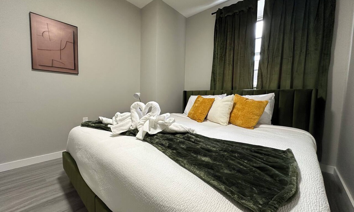 Albany Apartment | Trendy Parkside 2-bedroom with Private Entrance