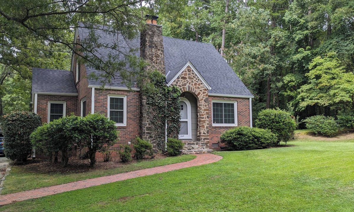 Durham House | Tudor Cottage | Duke Forest | First Floor Suite